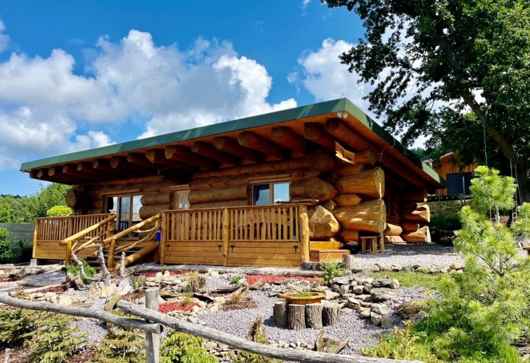 Stavba kanadského dreveného zrubu - log home | jrlogohmes.sk